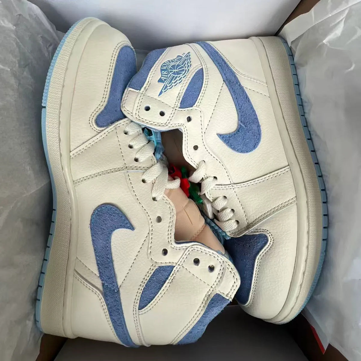 AJ 1 High OG Psychic Blue and Pale Ivory Shoes Sneakers – nk0005386