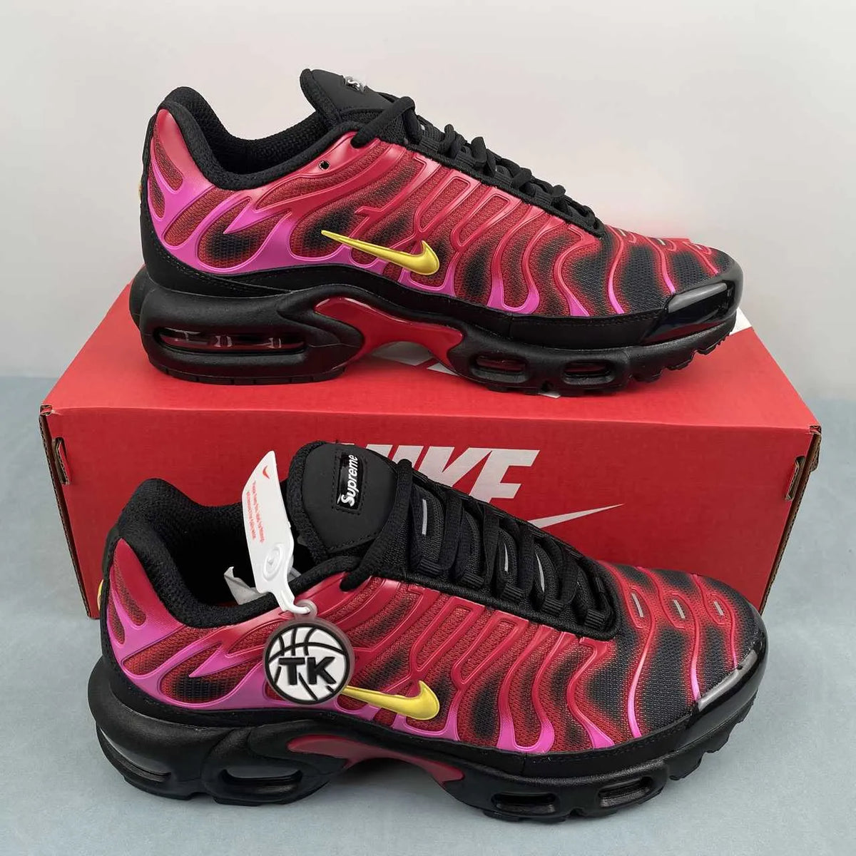NK x SUP AM Plus TN University Red Shoes Sneakers – nk0005400