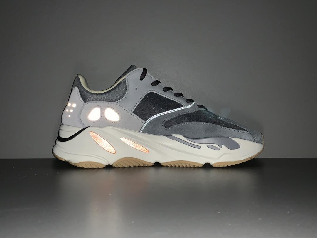 YzY Boost 700 Magnet Shoes Sneakers – ad0000032