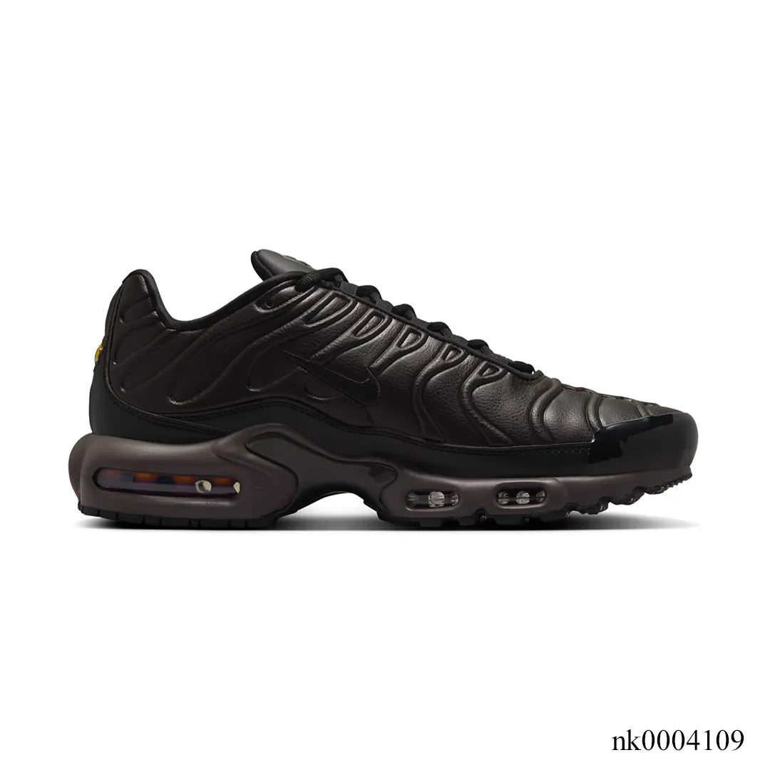 AM Plus Black Tea Shoes Sneakers – nk0004109