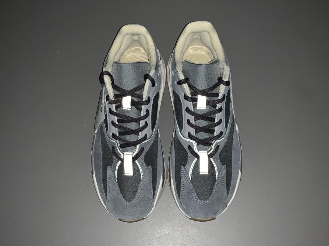 YzY Boost 700 Magnet Shoes Sneakers – ad0000032