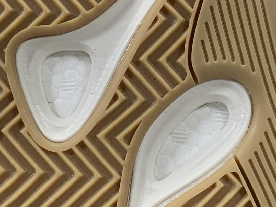YzY Boost 700 Magnet Shoes Sneakers – ad0000032