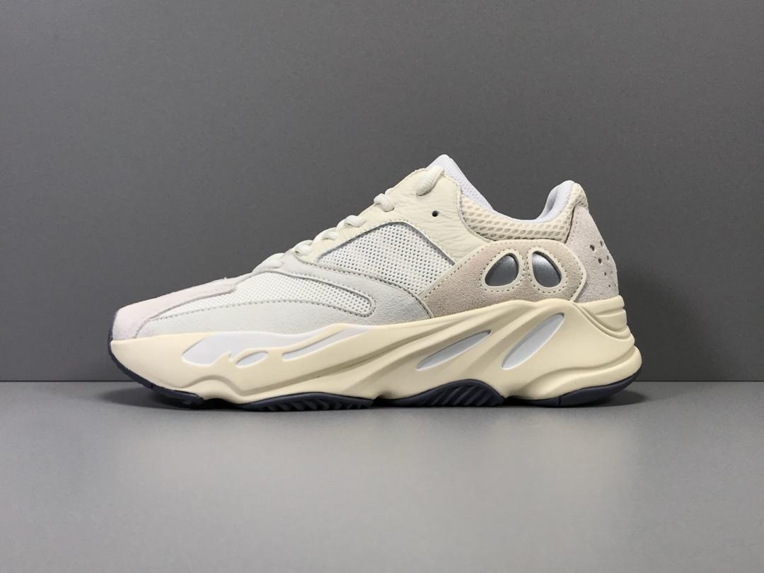 YzY Boost 700 Analog Shoes Sneakers – ad0000030