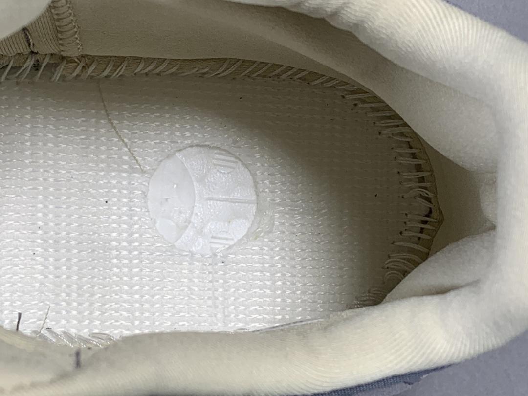 YzY Boost 700 Magnet Shoes Sneakers – ad0000032