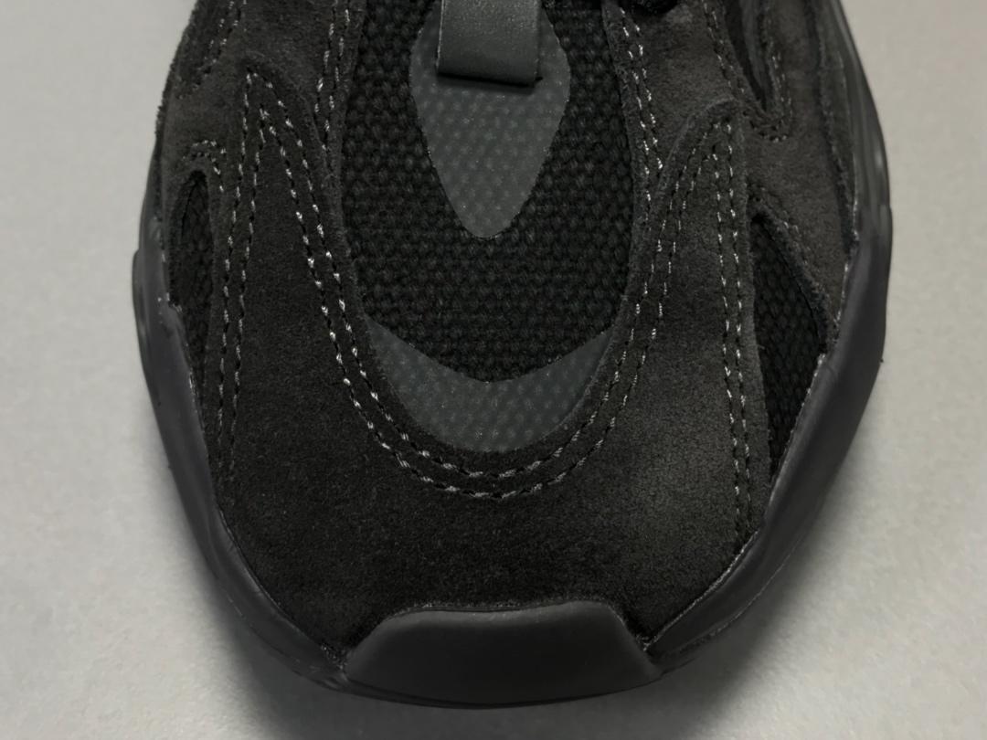 YzY Boost 700 V2 Vanta Shoes Sneakers – ad0000039