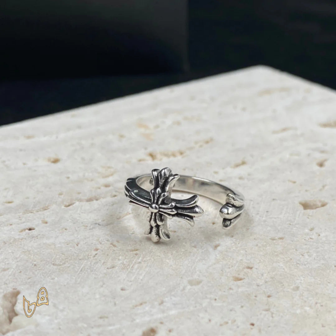 CH Silver Cross Ring – CH0085