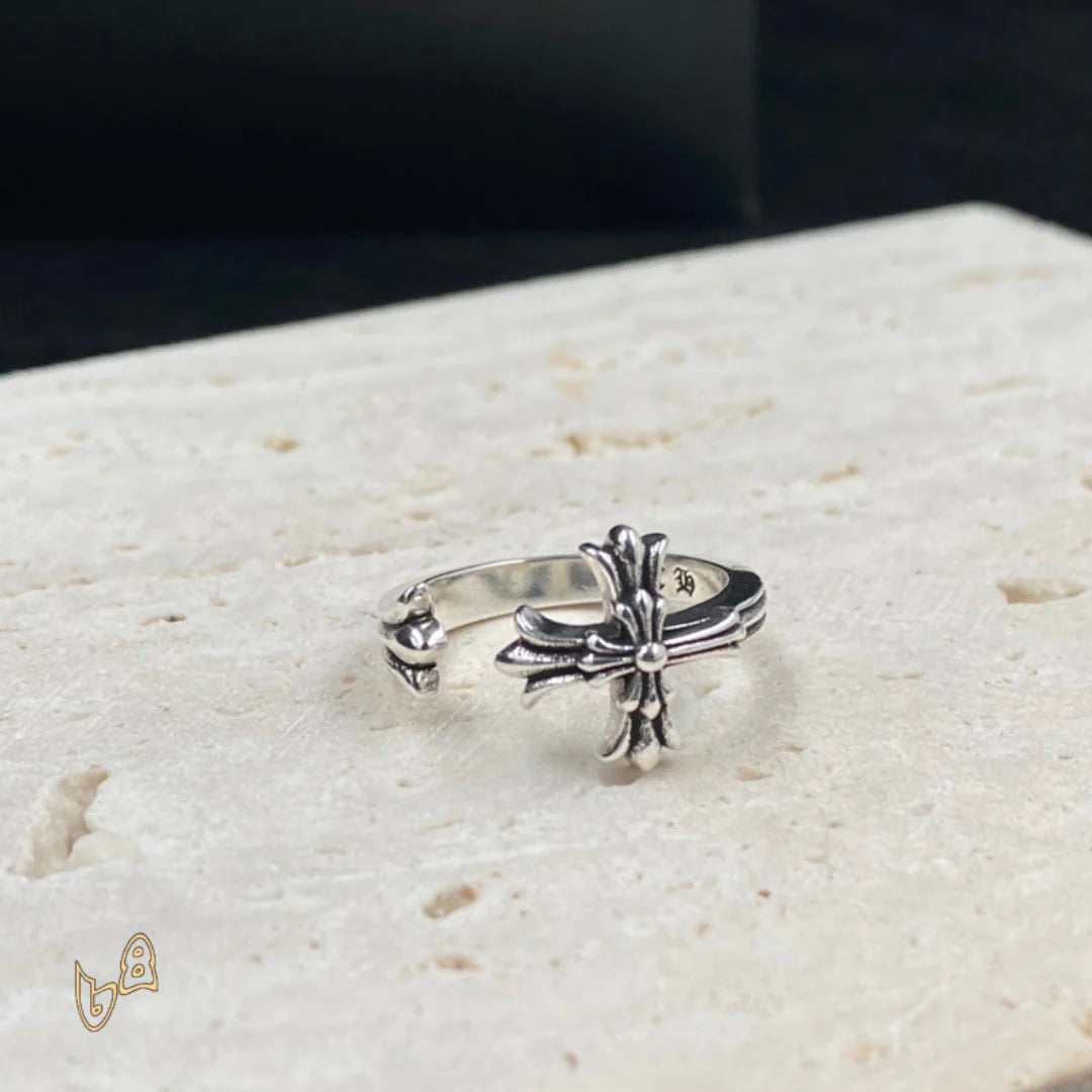 CH Silver Cross Ring – CH0085