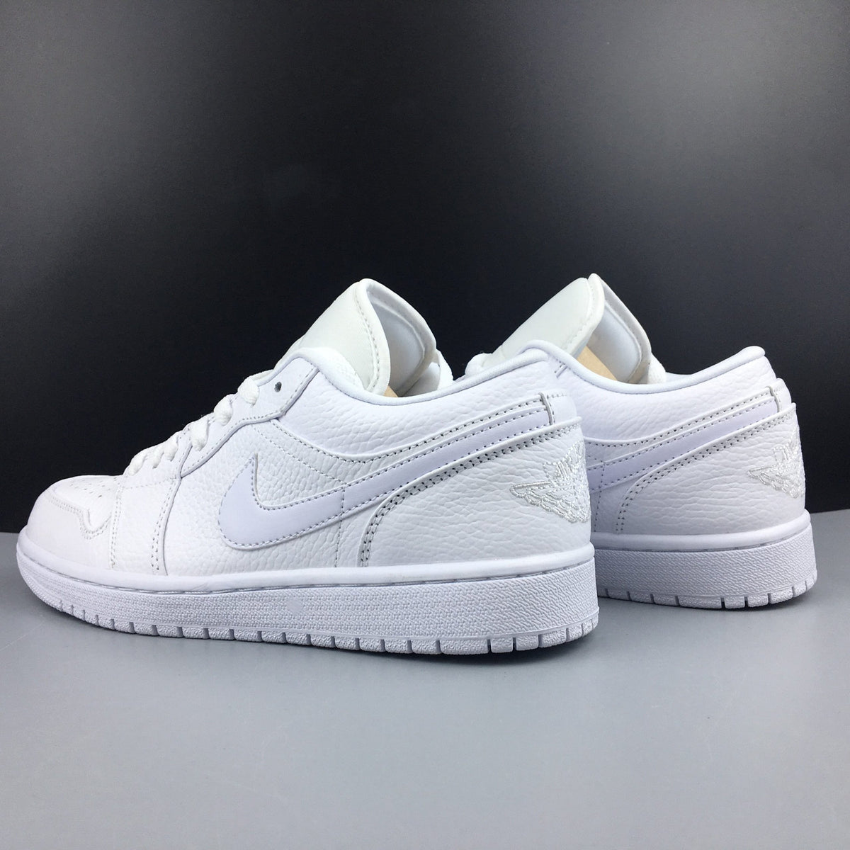 AJ 1 Low Triple White (2019) Shoes Sneakers – nk0000265