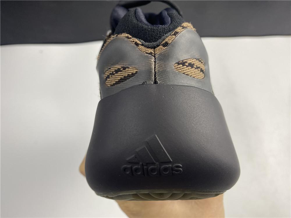YzY 700 V3 Clay Brown Shoes Sneakers – ad0000323