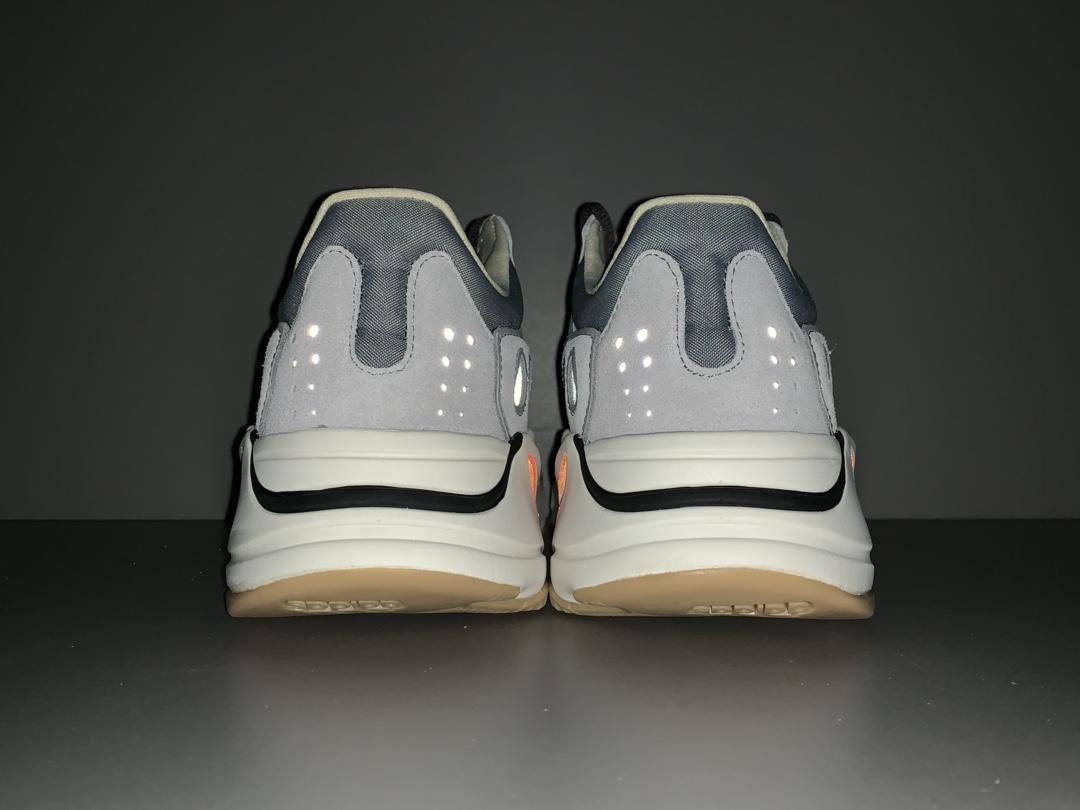 YzY Boost 700 Magnet Shoes Sneakers – ad0000032