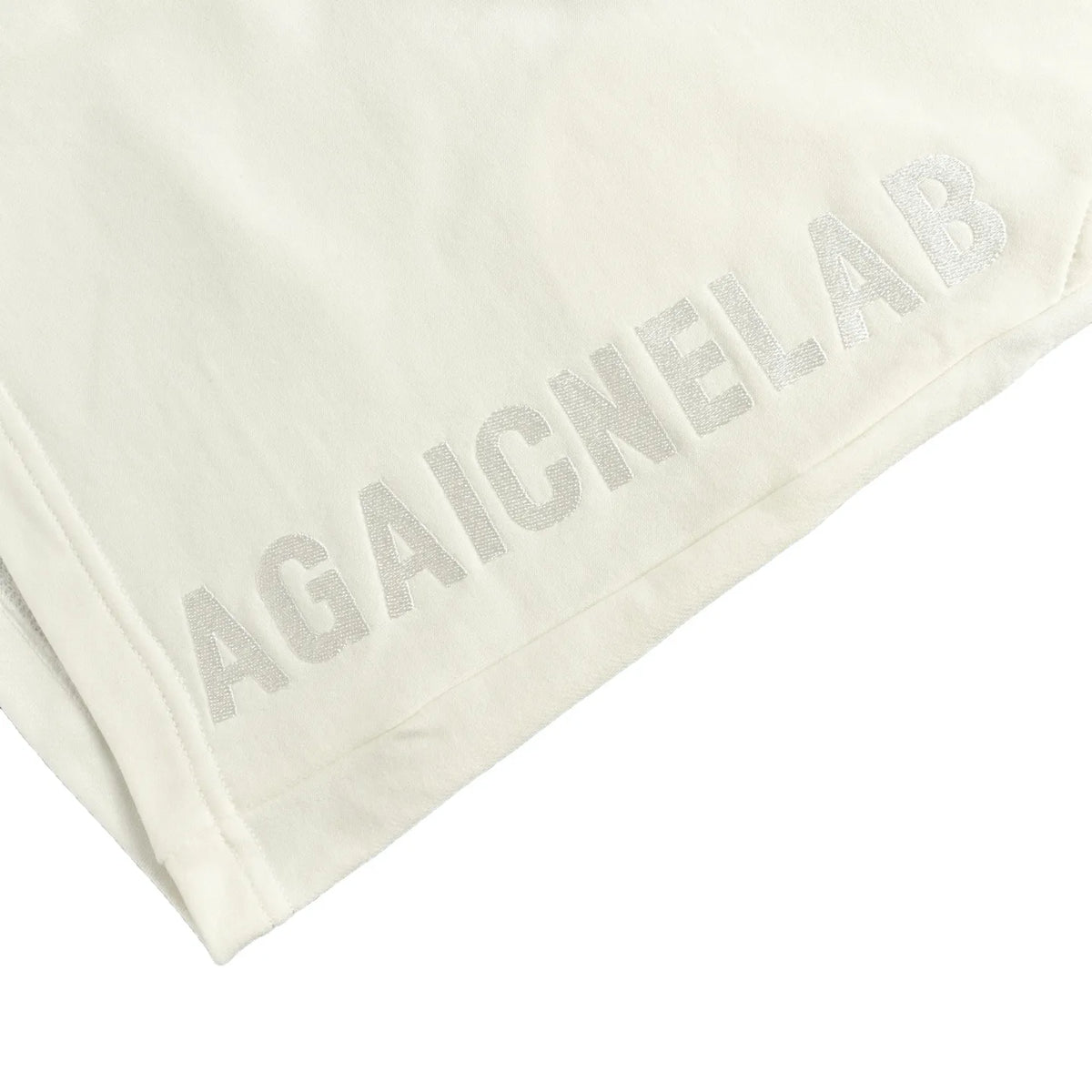 BLCG Reversed Logo Embroidered Shorts in White – 607 – blcg0000607