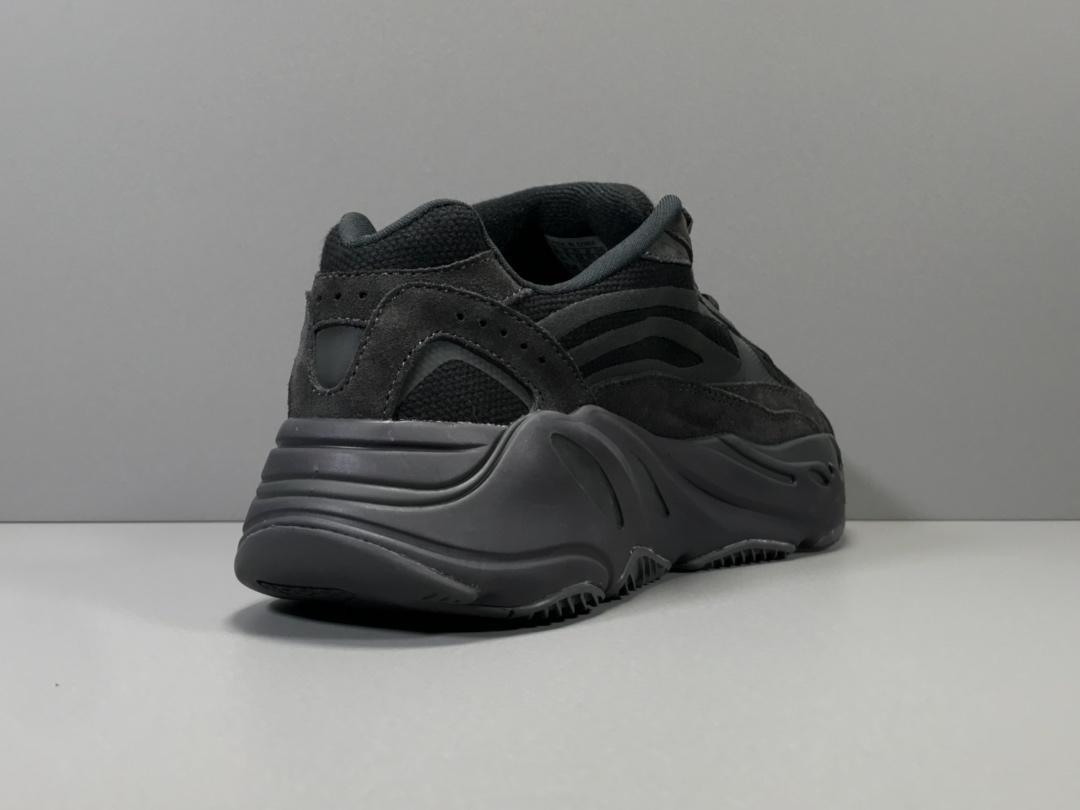 YzY Boost 700 V2 Vanta Shoes Sneakers – ad0000039