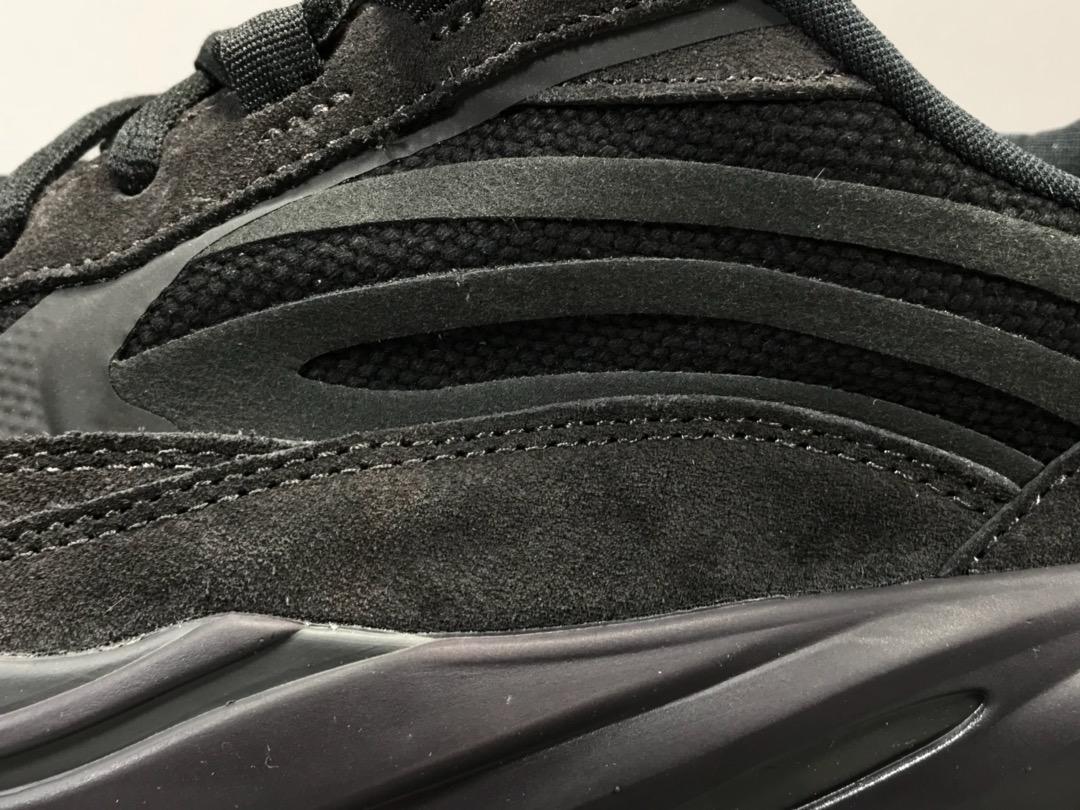 YzY Boost 700 V2 Vanta Shoes Sneakers – ad0000039
