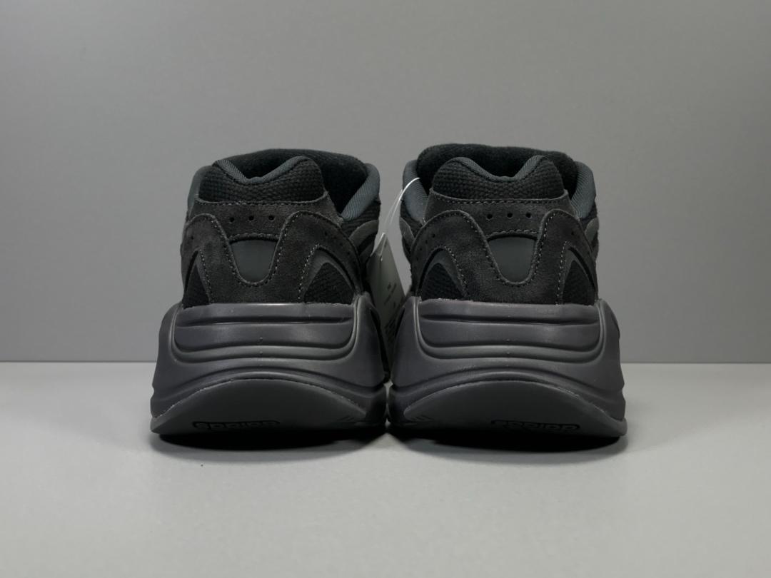 YzY Boost 700 V2 Vanta Shoes Sneakers – ad0000039
