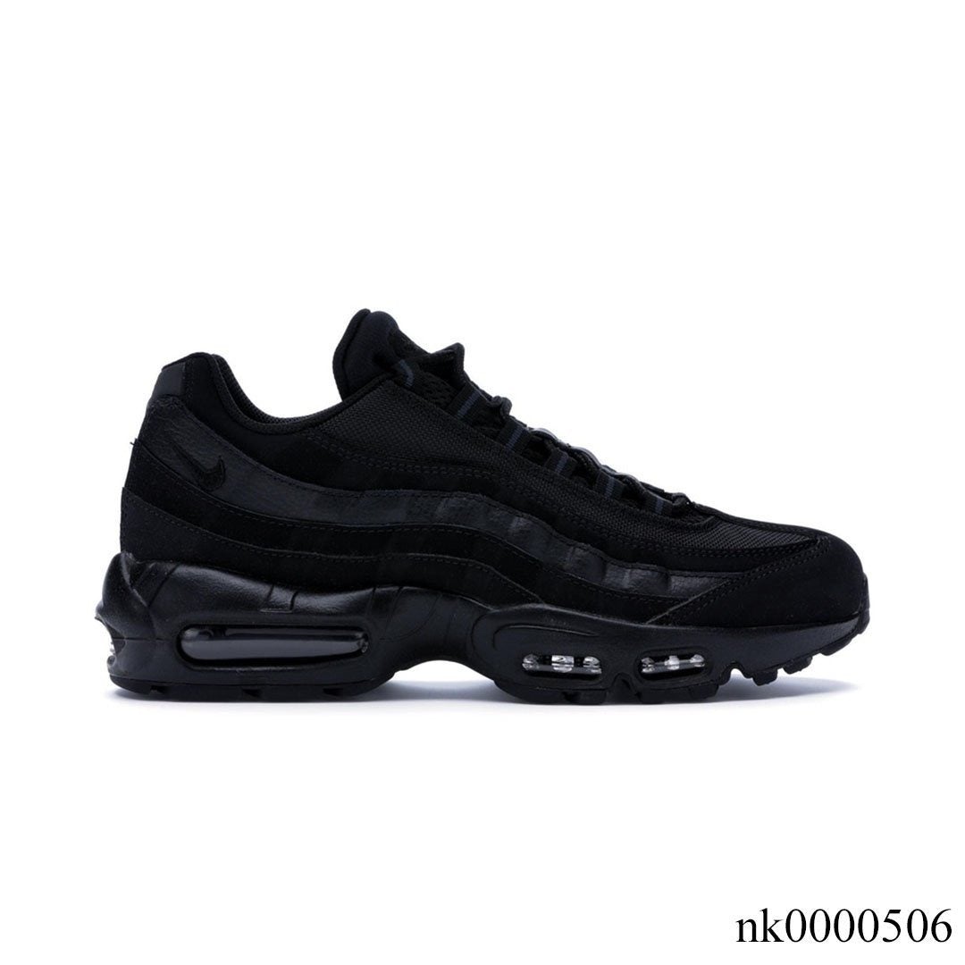 AM 95 Triple Black Shoes Sneakers – nk0000507