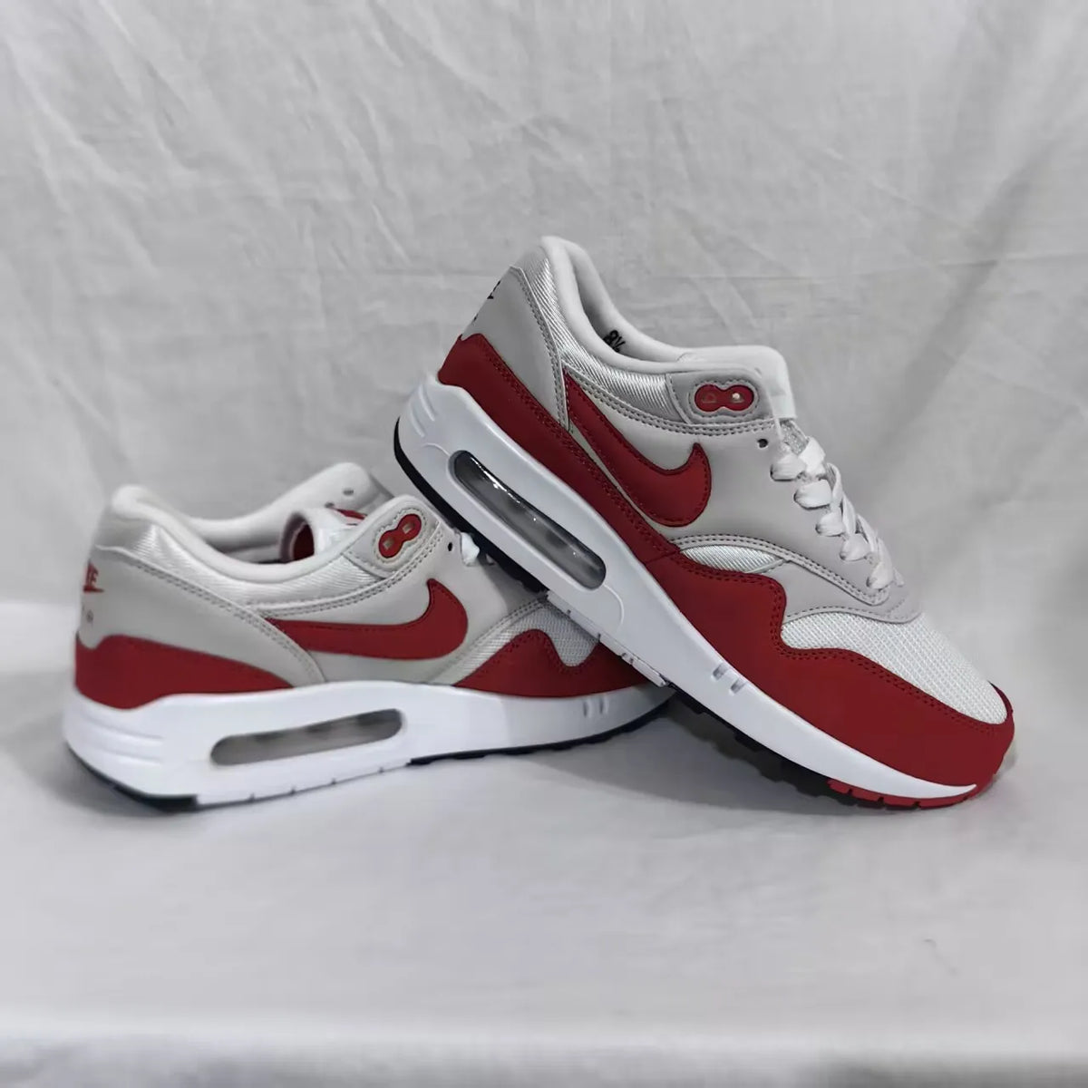 AM 1 Anniversary Red Shoes Sneakers – nk0000511