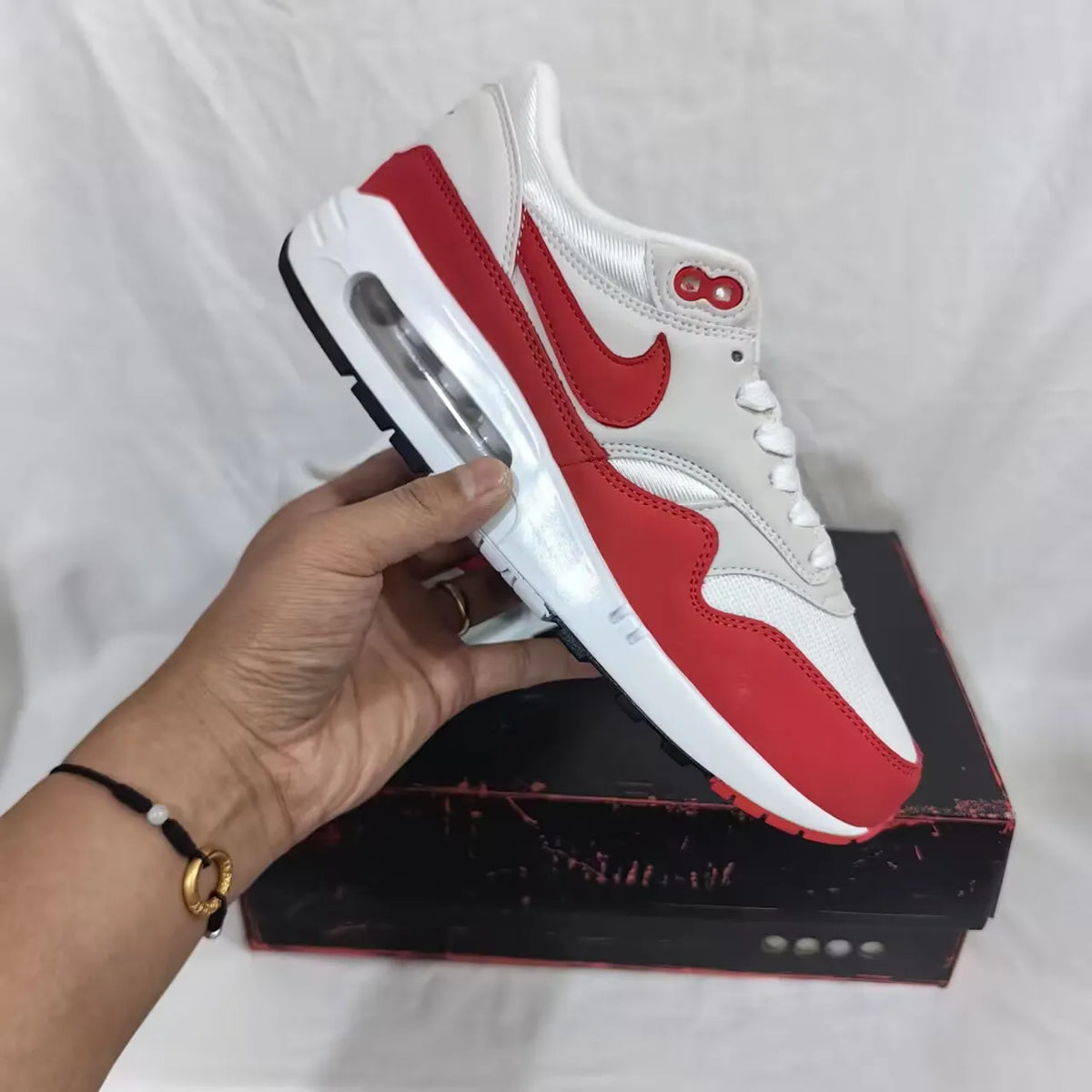 AM 1 Anniversary Red Shoes Sneakers – nk0000511