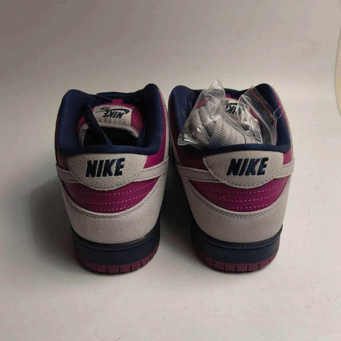 SB Dunk Low Pro True Berry Shoes Sneakers – nk0003796