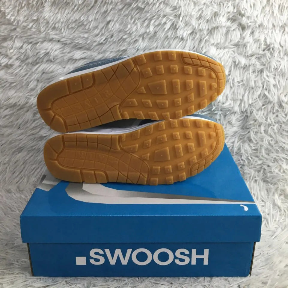AM 1 Low Poly Adventure Shoes Sneakers – nk0004319