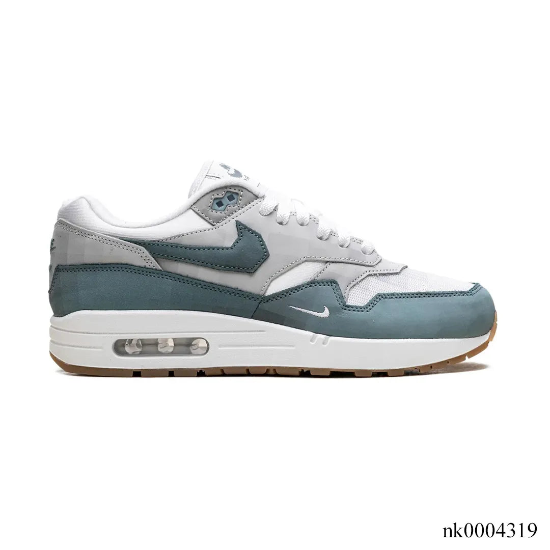 AM 1 Low Poly Adventure Shoes Sneakers – nk0004319