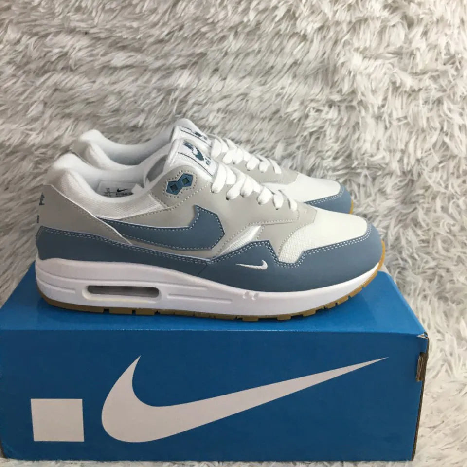 AM 1 Low Poly Adventure Shoes Sneakers – nk0004319