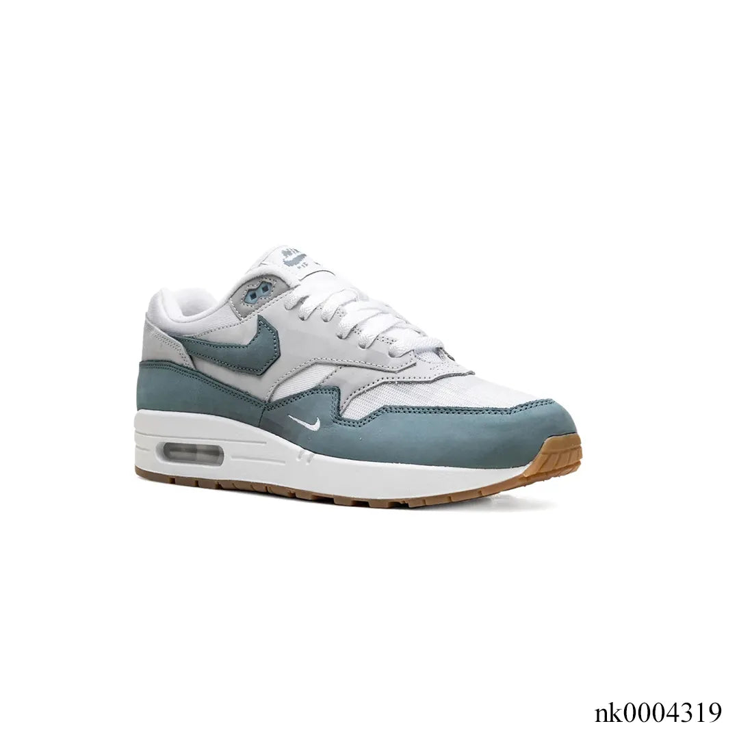 AM 1 Low Poly Adventure Shoes Sneakers – nk0004319