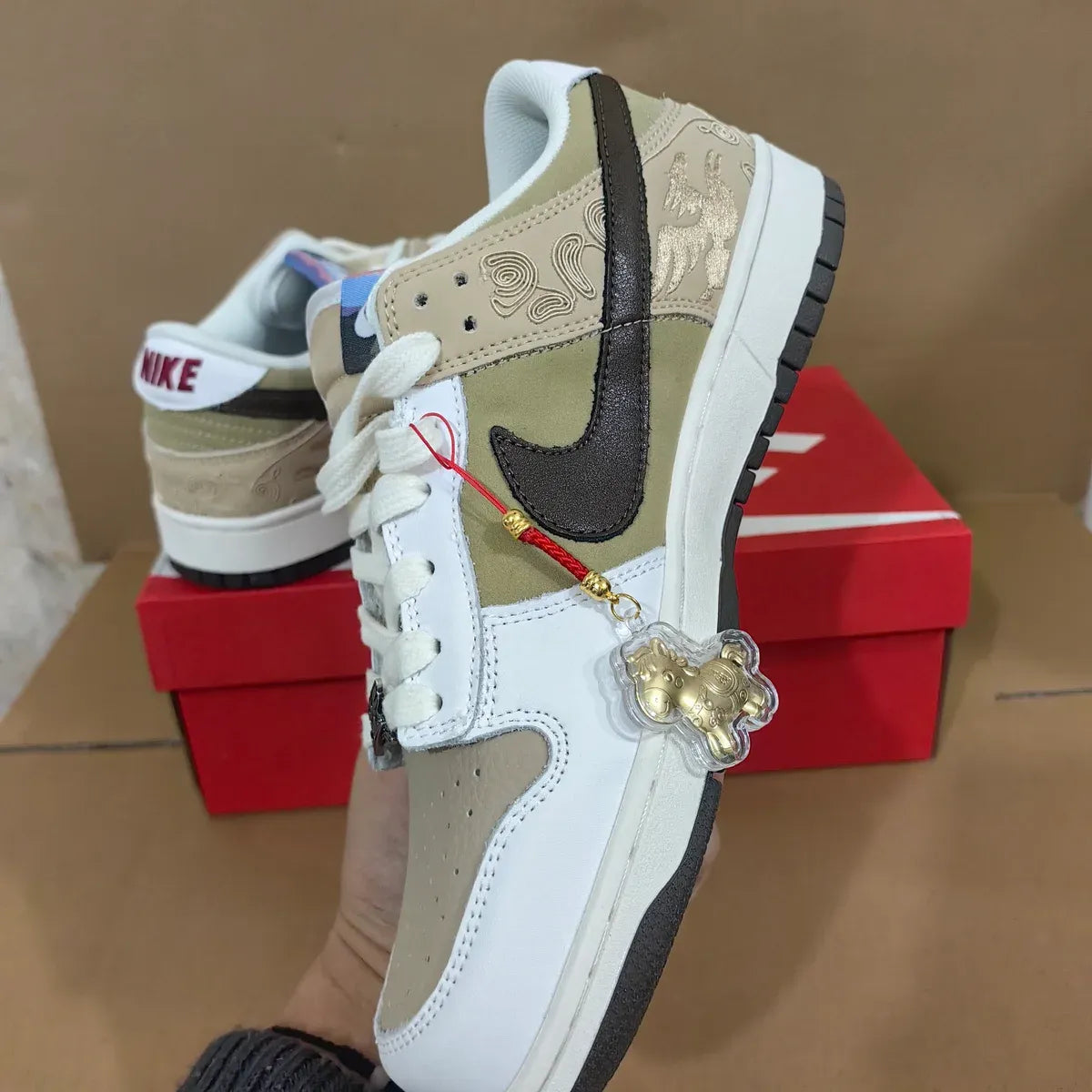 Dunk Low Year Of The Horse Shoes Sneakers – nk0004804