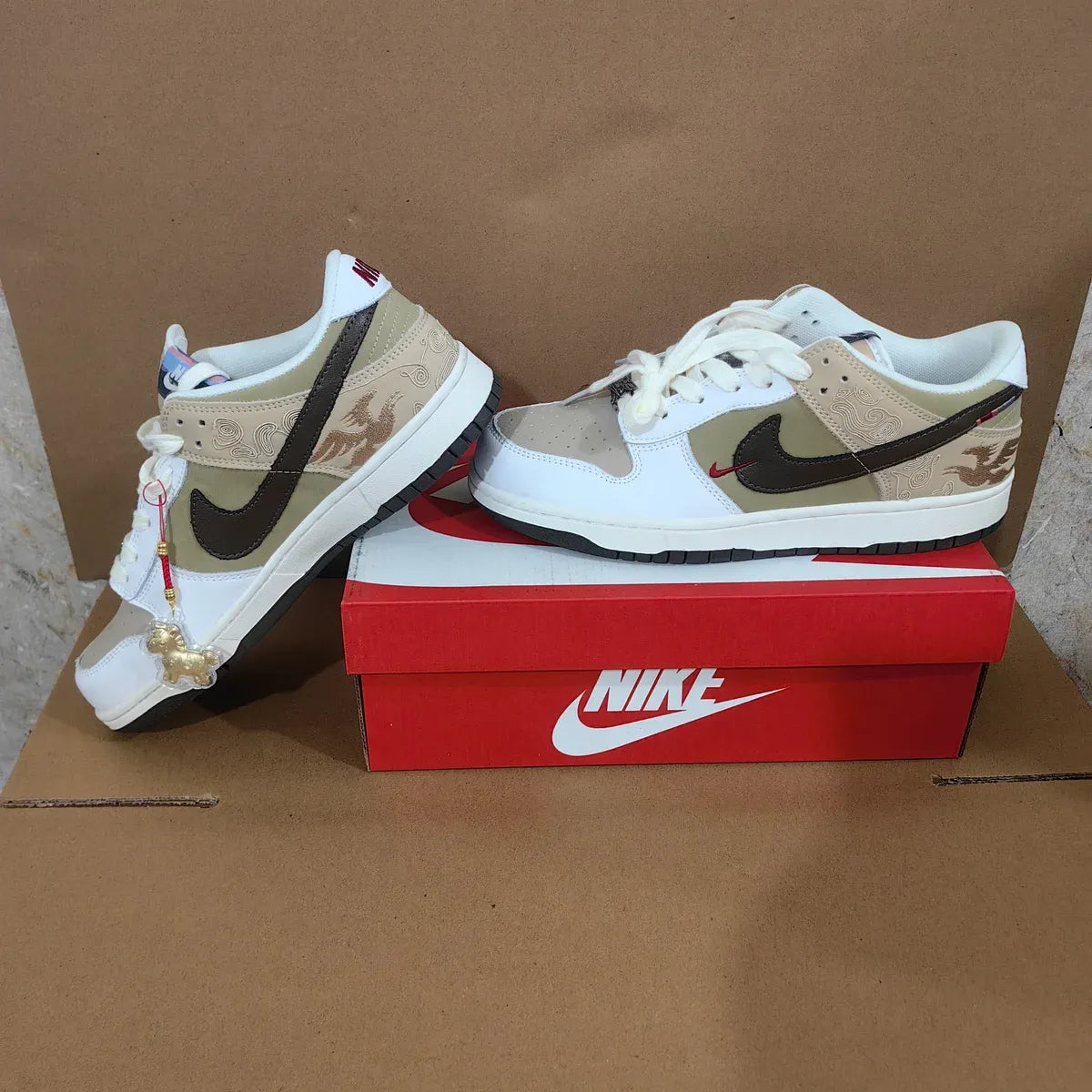 Dunk Low Year Of The Horse Shoes Sneakers – nk0004804