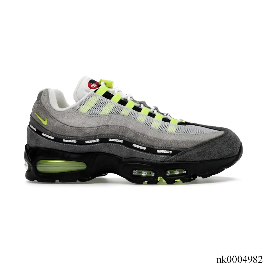 Undefeated x AM 95 Geo NYC Neon Shoes Sneakers – nk0004982