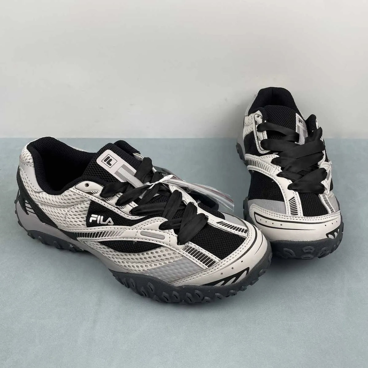 FL Unisex Echappe MS V2 Shoes Sneakers – nk0005393