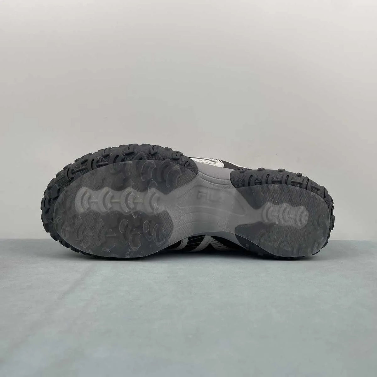 FL Unisex Echappe MS V2 Shoes Sneakers – nk0005393