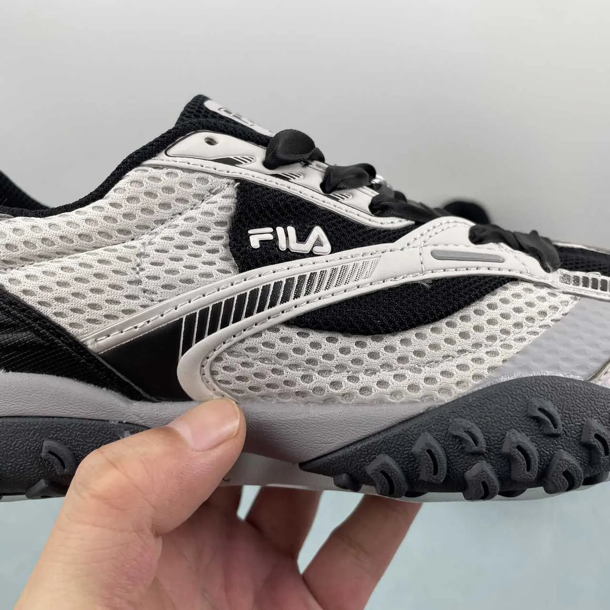 FL Unisex Echappe MS V2 Shoes Sneakers – nk0005393