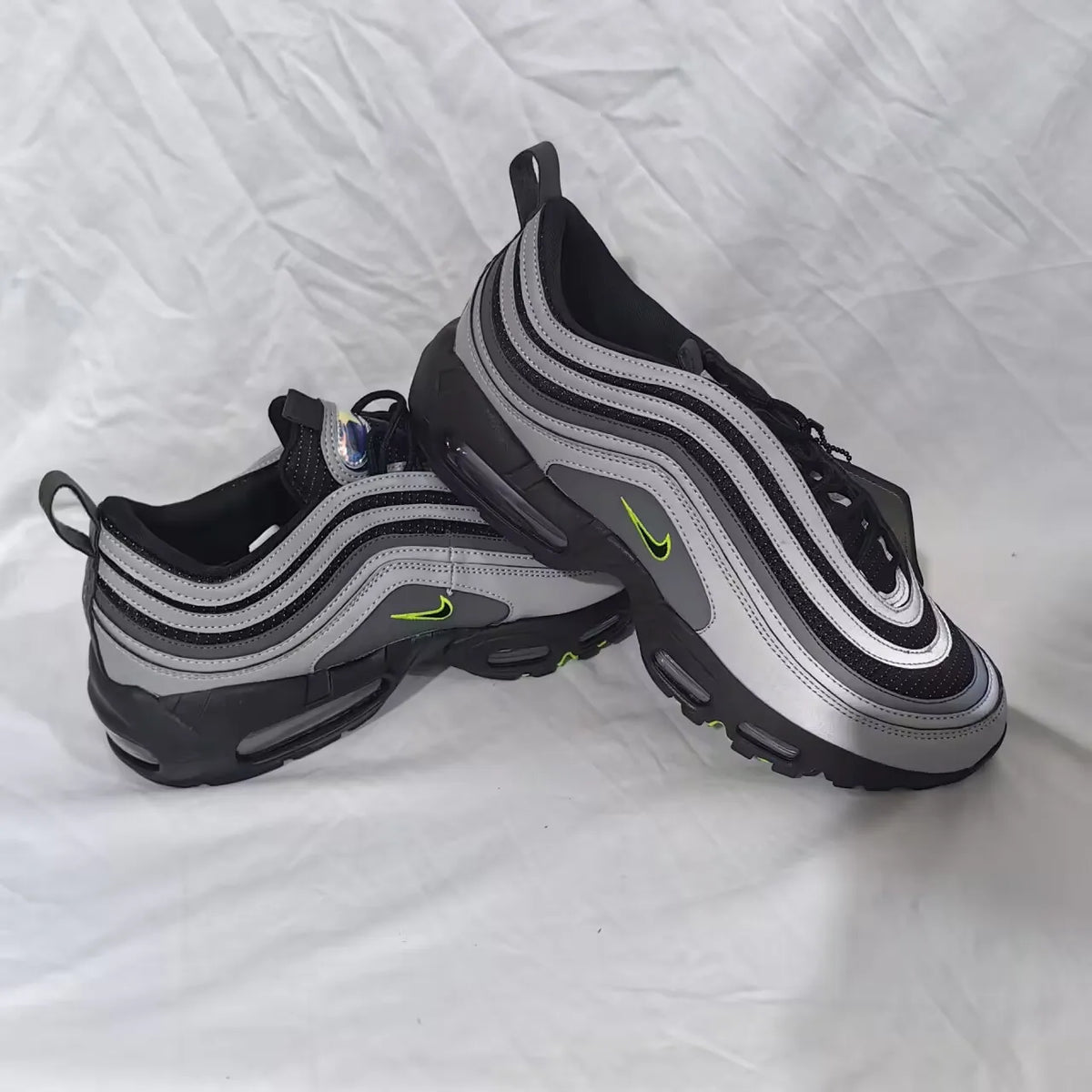 Division Street x AM 95/97 Ducks of a Feather Lightning Shoes Sneaker – nk0004450
